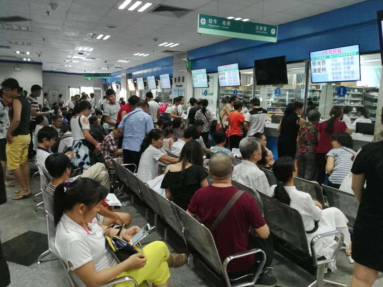 高大上、更便民！智慧药房全新推出门诊自动